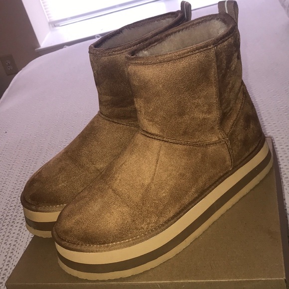 Steve Madden Shoes - Picture 2 of 2